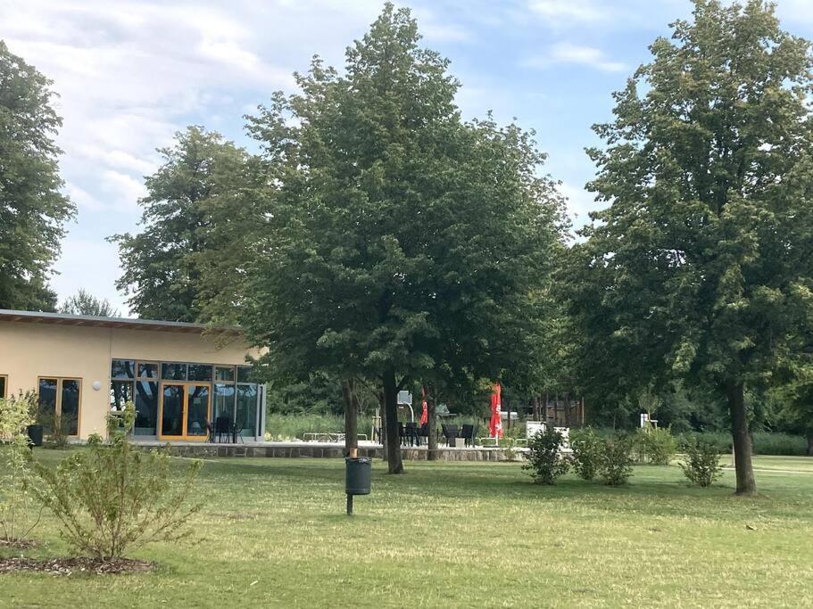 Gemuetliches Holzhaus Am See Warin Экстерьер фото