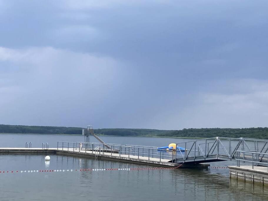 Gemuetliches Holzhaus Am See Warin Экстерьер фото